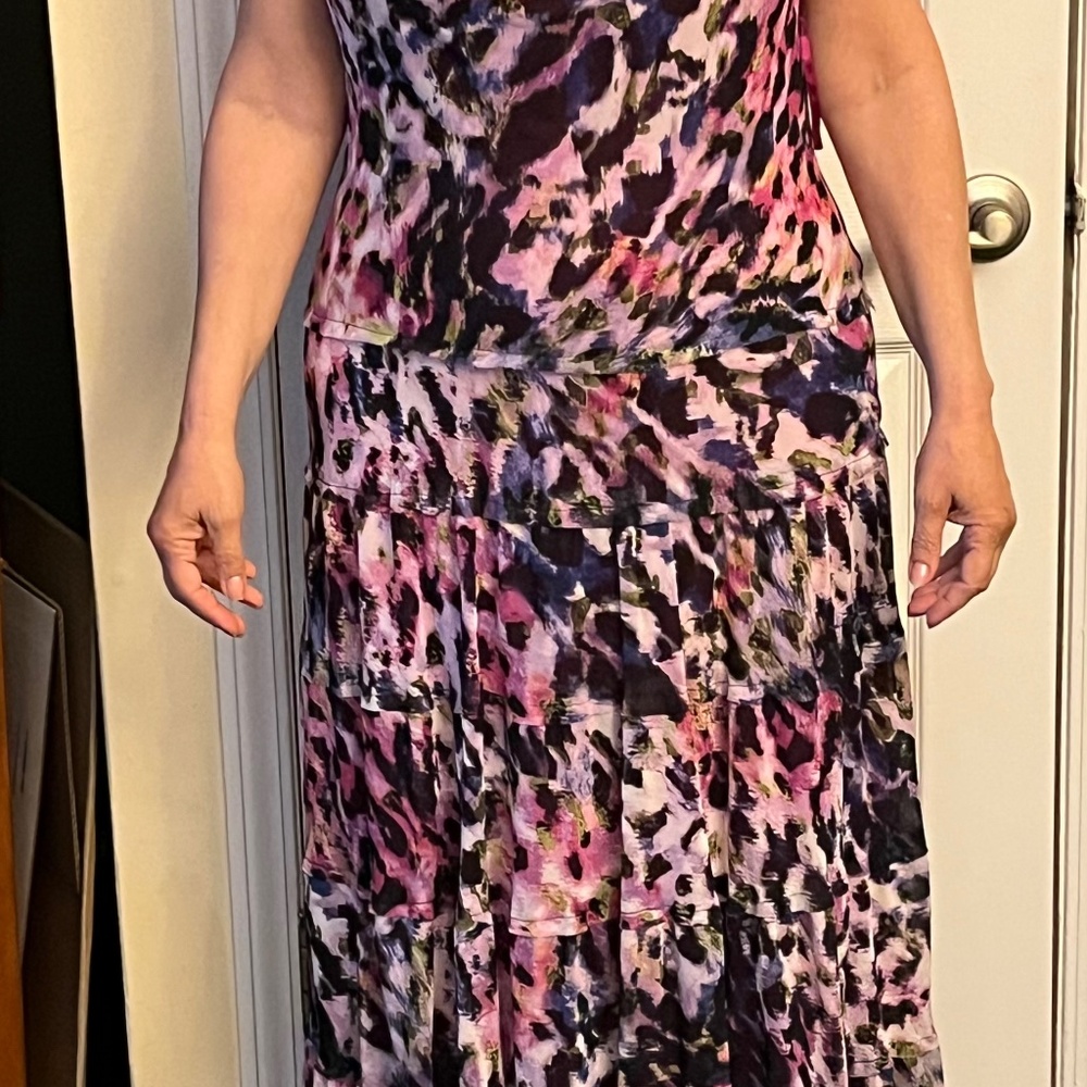 Jones New York long print dress. Size 12. Polyester. Black with pinks.